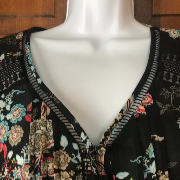 Zac & Rachel Black w/Colorful Flowers Pullover Blouse w/Butterfly Sleeves Large - Picture 3 of 15